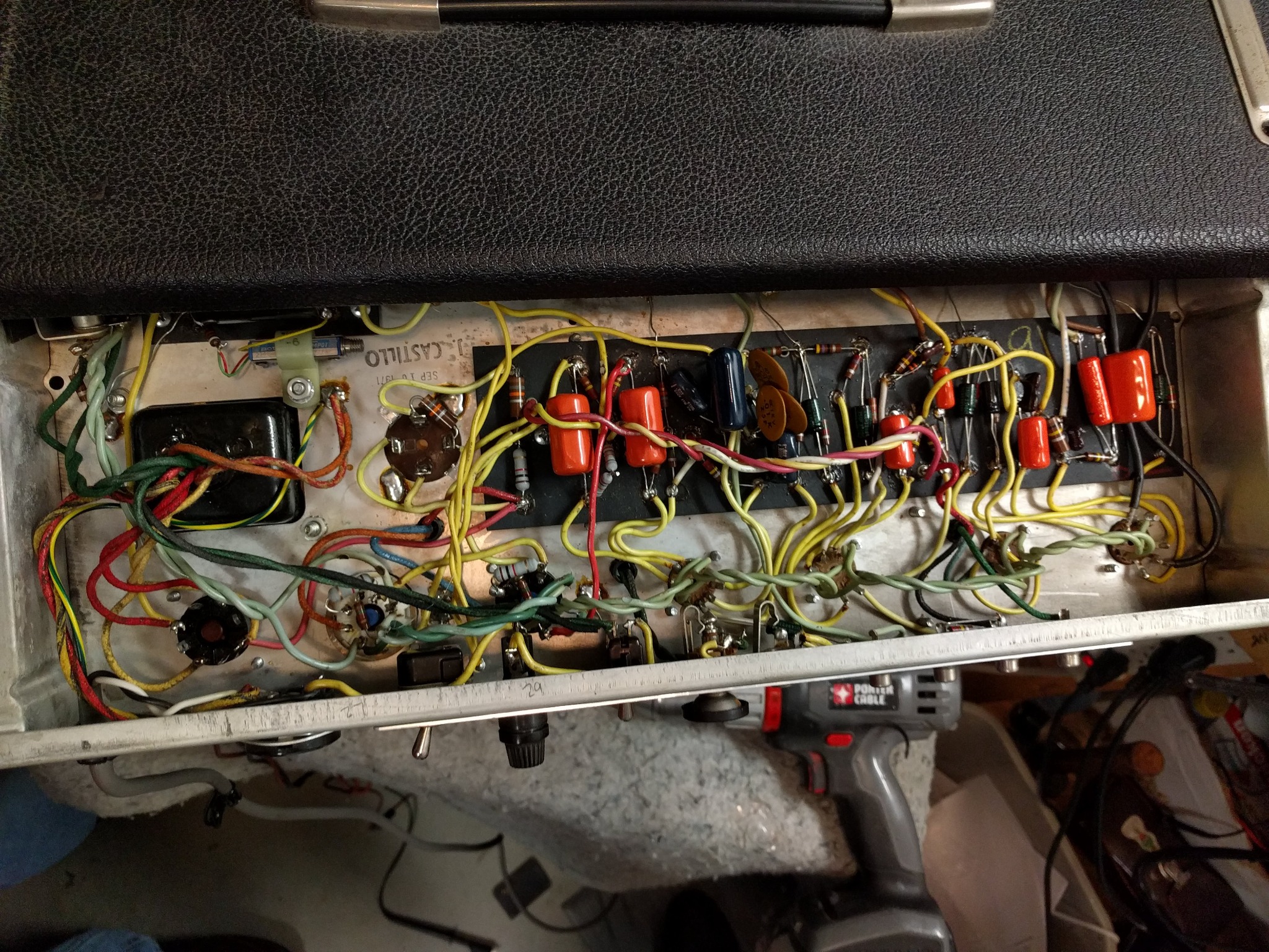 Interior chassis and hand-wired circuit of a 1971 Fender Princeton Reverb